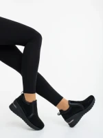 Дамски спортни обувки черни от текстилен материал Lovara