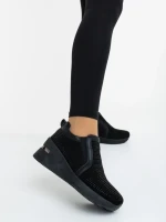 Дамски спортни обувки черни от текстилен материал Lovara