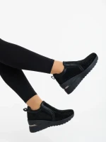 Дамски спортни обувки черни от текстилен материал Lovara