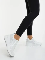 Дамски спортни обувки бели от текстилен материал Lovara