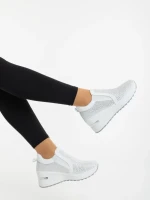 Дамски спортни обувки бели от текстилен материал Lovara