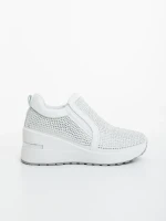 Дамски спортни обувки бели от текстилен материал Lovara