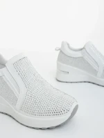 Дамски спортни обувки бели от текстилен материал Lovara