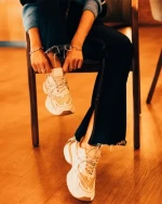 Дамски спортни обувки бежови от екологична кожа и текстилен материал Lotiva