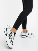 Дамски спортни обувки бели с черно от екологична кожа и текстилен материал Lotiva