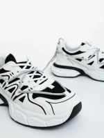 Дамски спортни обувки бели с черно от екологична кожа и текстилен материал Lotiva