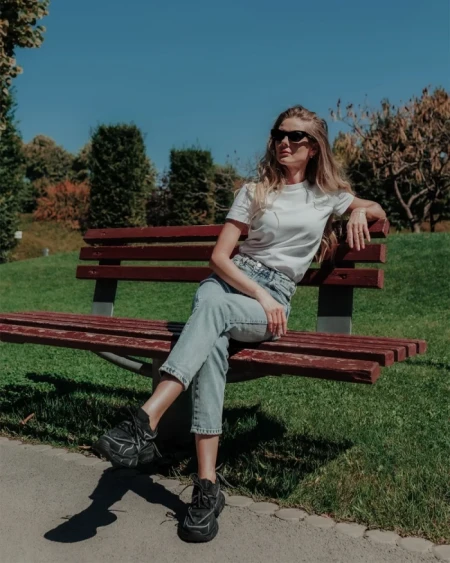 Дамски спортни обувки черни от екологична кожа и текстилен материал Lotiva