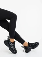 Дамски спортни обувки черни от екологична кожа и текстилен материал Lotiva
