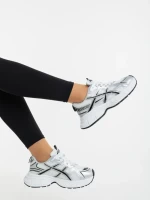 Дамски спортни обувки бели със сребристо от екологична кожа и текстилен материал Elle