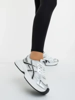 Дамски спортни обувки бели със сребристо от екологична кожа и текстилен материал Elle