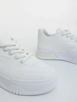 Дамски спортни обувки бели от екологична кожа и текстилен материал Sindria