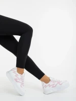 Дамски спортни обувки бели с розово от екологична кожа и текстилен материал Sindria