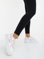 Дамски спортни обувки бели с розово от екологична кожа и текстилен материал Sindria