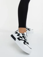 Дамски спортни обувки бели с черно от екологична кожа и текстилен материал Sindria