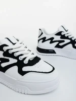 Дамски спортни обувки бели с черно от екологична кожа и текстилен материал Sindria