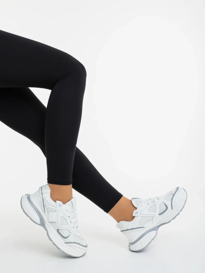 Дамски спортни обувки бели със сиво от екологична кожа и текстилен материал Revana