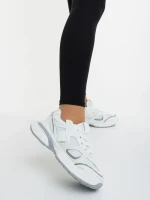 Дамски спортни обувки бели със сиво от екологична кожа и текстилен материал Revana