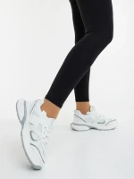 Дамски спортни обувки бели със сиво от екологична кожа и текстилен материал Revana