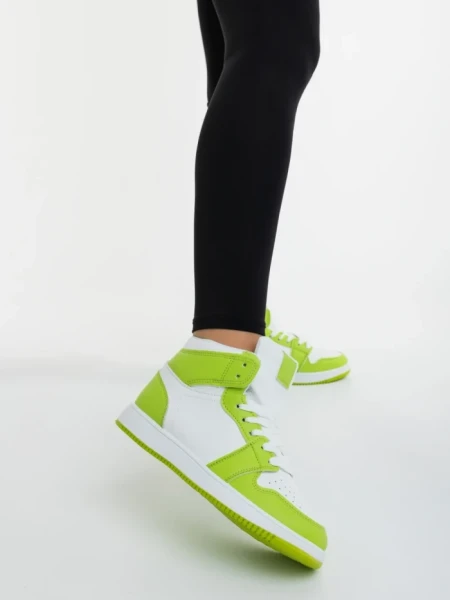 Дамски спортни обувки бели със зелено от екологична кожа Reneva