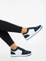 Дамски спортни обувки сини с бяло от екологична кожа Kinza