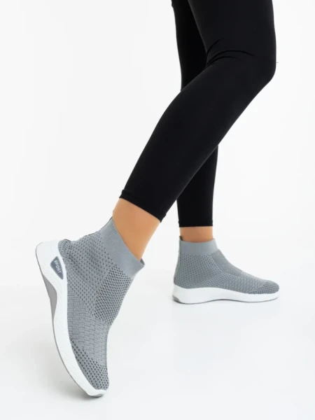 Дамски спортни обувки сиви от текстилен материал Siara