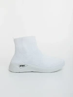 Дамски спортни обувки бели от текстилен материал Renara