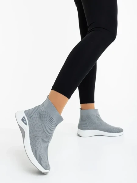 Дамски спортни обувки сиви от текстилен материал Renara
