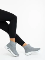 Дамски спортни обувки сиви от текстилен материал Renara