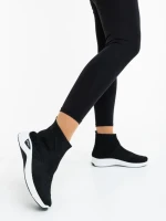 Дамски спортни обувки черни с бяло от текстилен материал Iselia