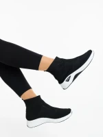 Дамски спортни обувки черни с бяло от текстилен материал Iselia