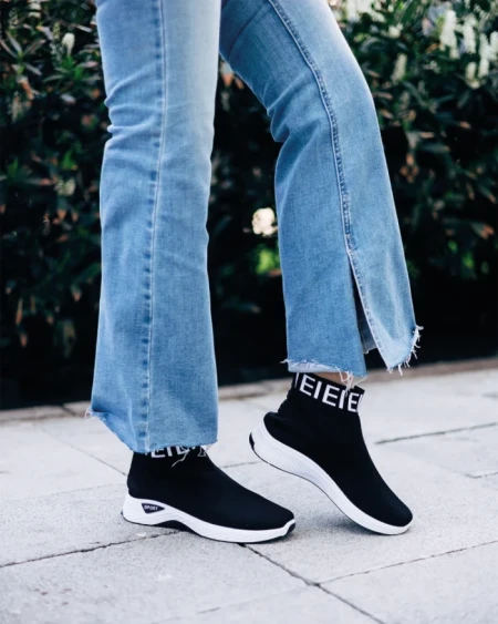 Дамски спортни обувки черни с бяло от текстилен материал Irenia