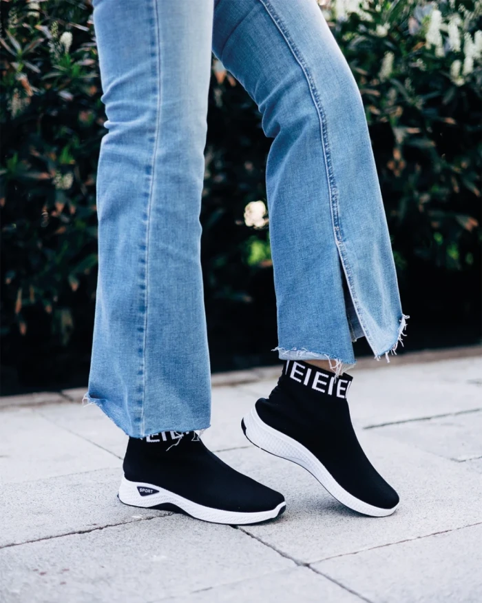 Дамски спортни обувки черни с бяло от текстилен материал Irenia