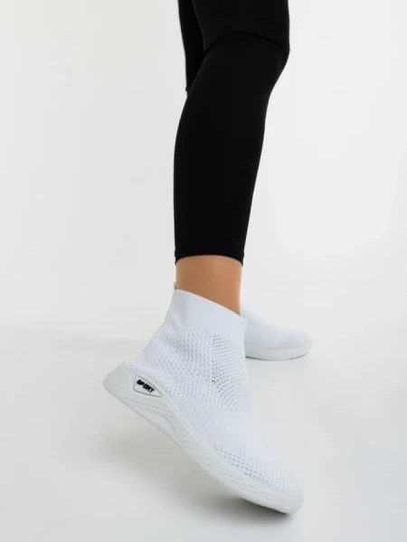 Дамски спортни обувки бели от текстилен материал Siara