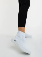 Дамски спортни обувки бели от текстилен материал Siara