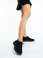 Дамски спортни обувки черни от текстилен материал Alenia