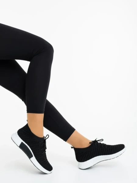 Дамски спортни обувки черно-бели от текстилен материал Alenia