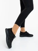 Дамски спортни обувки черни със сребристи детайли от текстилен материал Alenia