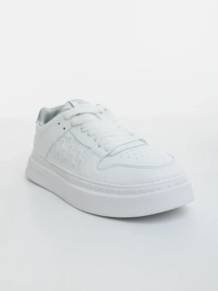 Мъжки бели спортни обувки от еко кожа Creed