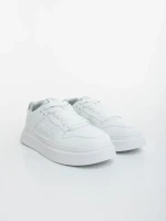 Мъжки бели спортни обувки от еко кожа Creed