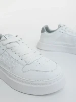 Мъжки бели спортни обувки от еко кожа Creed