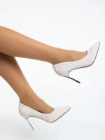 Дамски обувки с ток бежови от текстилен материал Zuria