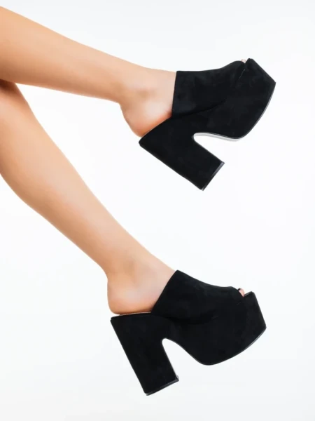 Дамски чехли черни от текстилен материал Lazara