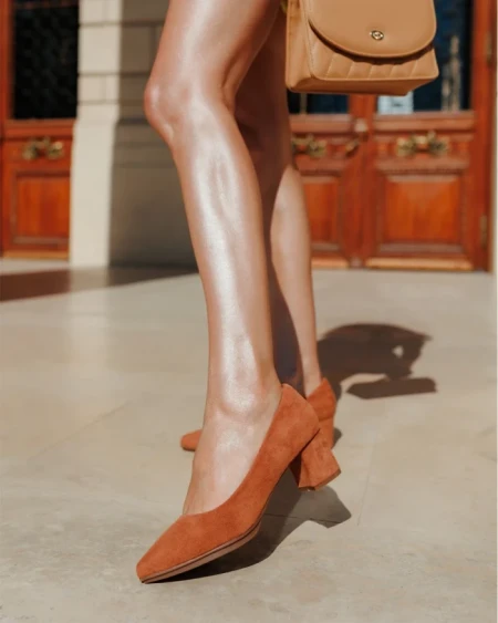 Дамски обувки с ток камел от текстилен материал Naraza