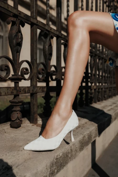 Дамски обувки с ток бежови от текстилен материал Atelia