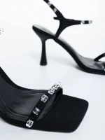 Дамски сандали с ток черни от текстилен материал Anzira