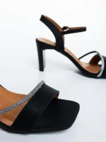 Дамски сандали с ток черни от текстилен материал Selesa