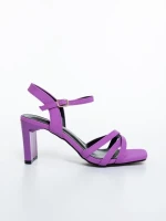 Дамски сандали с ток лилави от текстилен материал Lavania