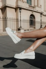 Дамски мокасини бели от екологична лачена кожа Desora