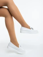 Дамски мокасини бели от екологична лачена кожа Desora