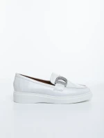 Дамски мокасини бели от екологична лачена кожа Desora